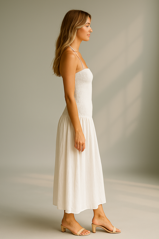 Hvid maxikjole med smock overdel og tynde stropper